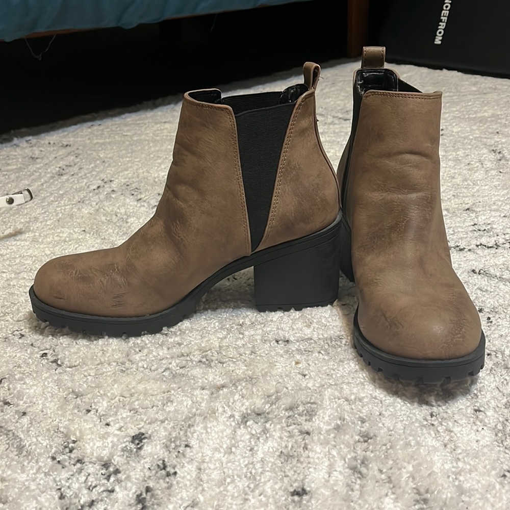 Women’s Dirty Laundry brown ankle boot